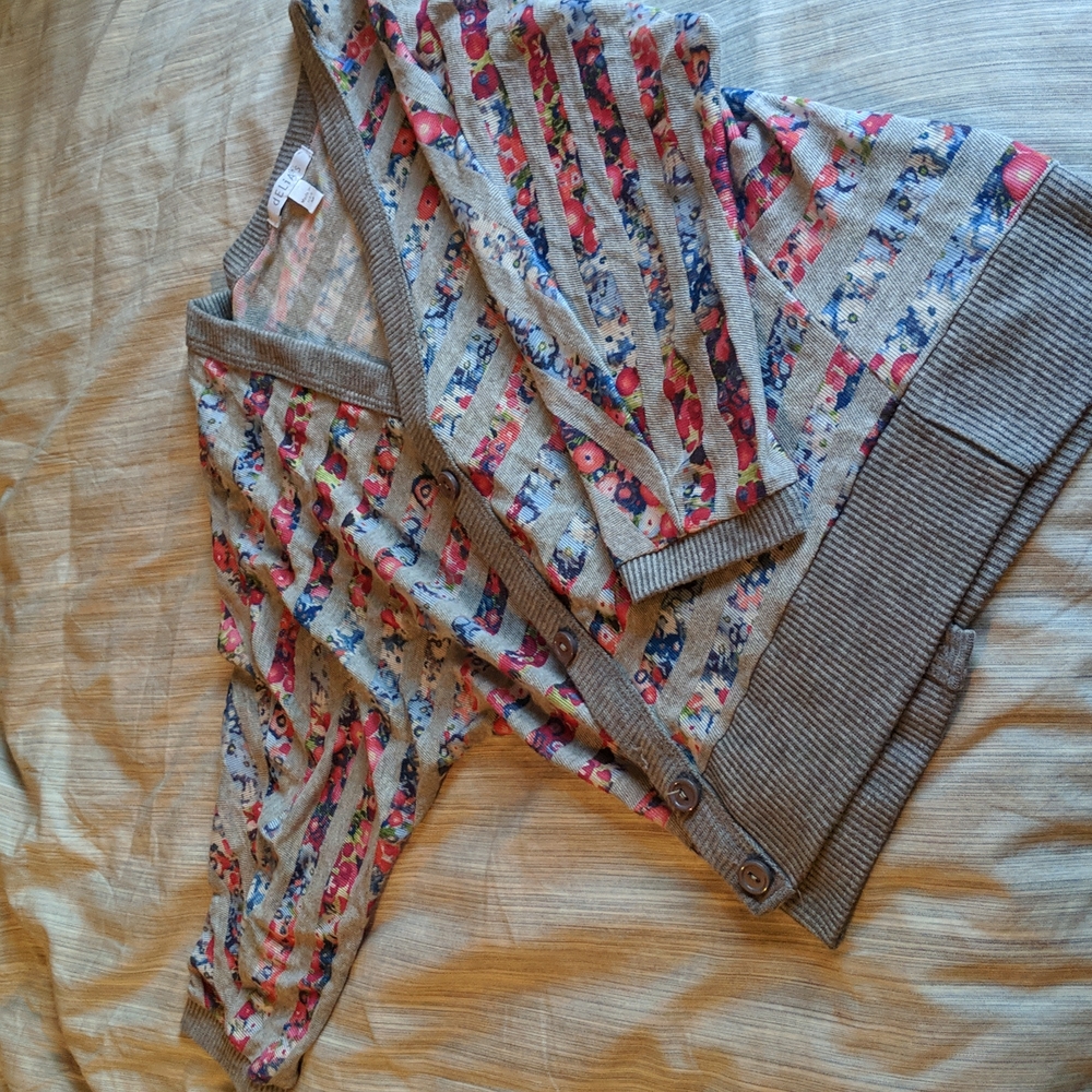 Delia's cardigan floral stripes 1/2 sleeve